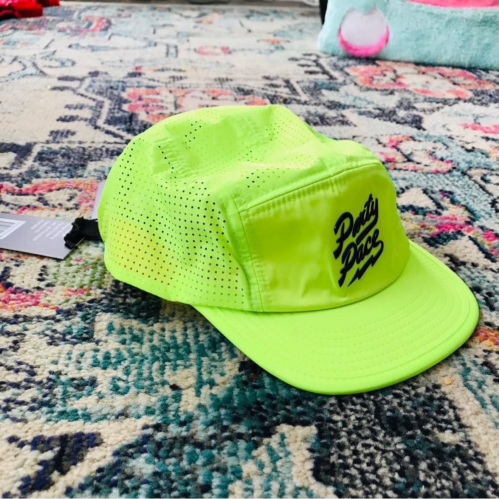 RNNR hat NWT
